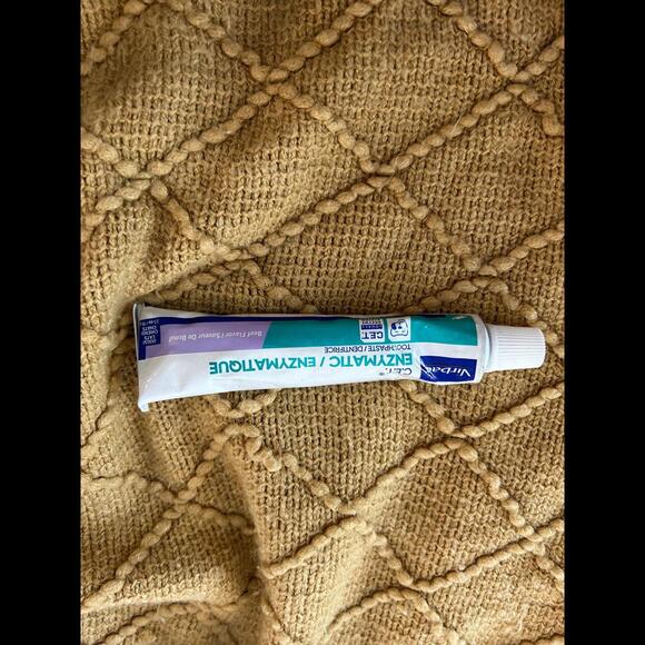 Virbac C.E.T Enzymatic Toothpaste For Dogs/Cats Beef Flavor 2.5 oz. Exp:07/26 n - Picture 1 of 2